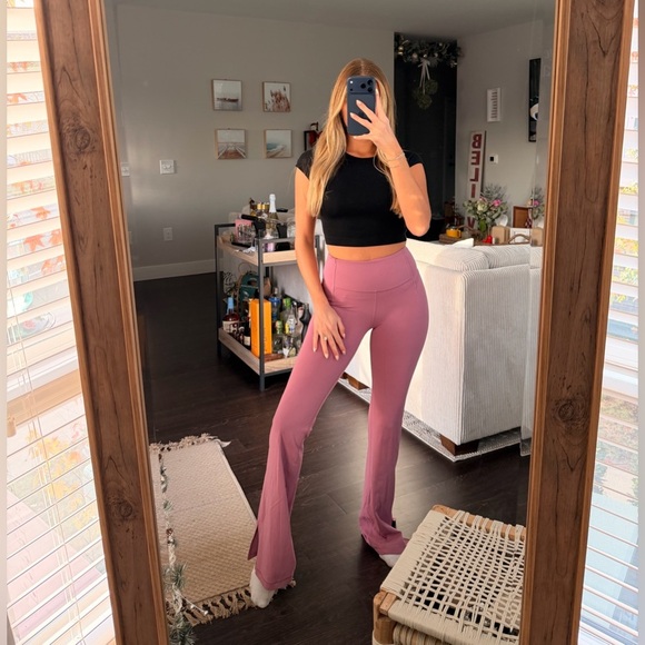 Lululemon Groove High-Rise Split-Hem Flared Pant *Nulu
Velvet Dust - Picture 2 of 7